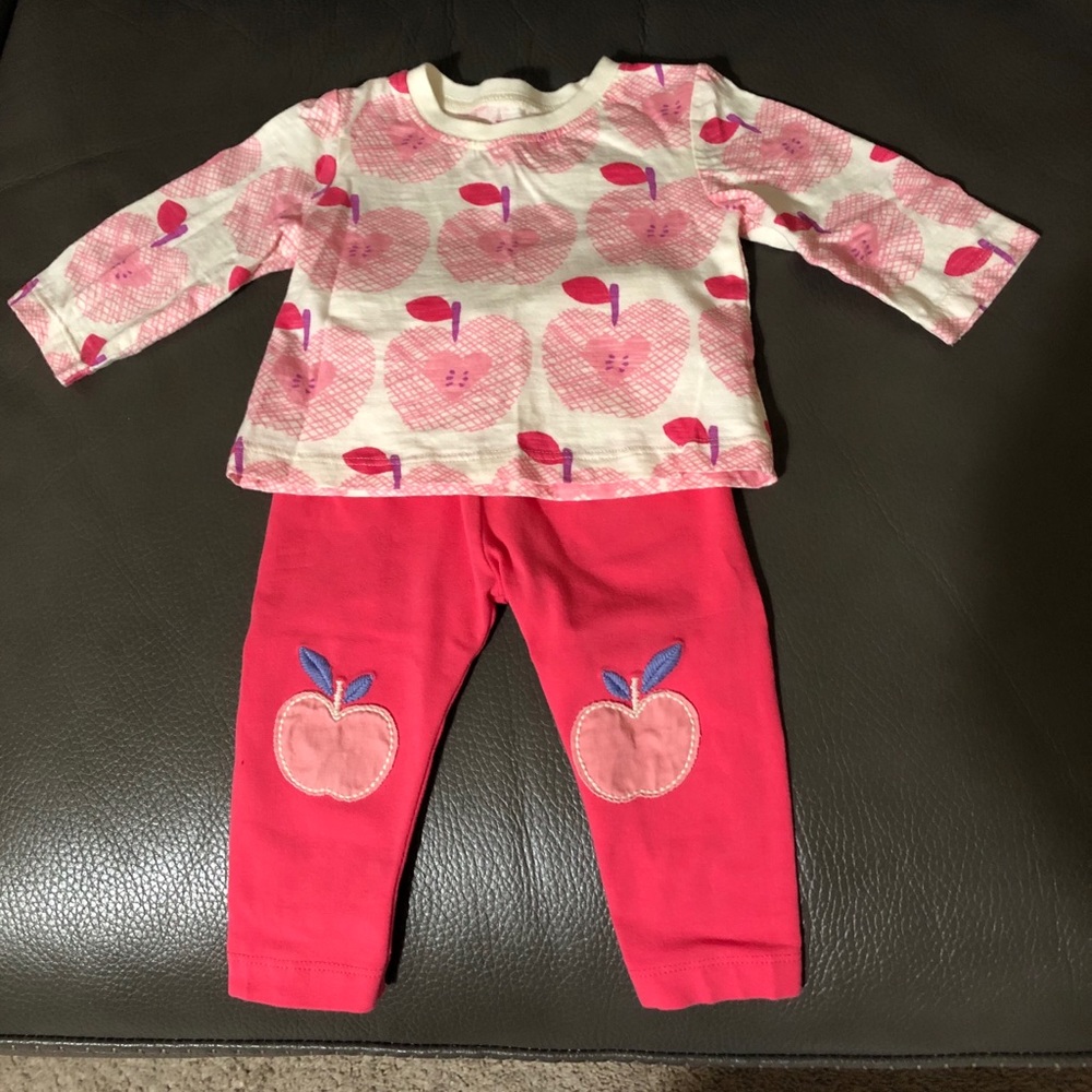Cute Baby Girl 2-Piece Apple Outfit-Size 3-6 Month